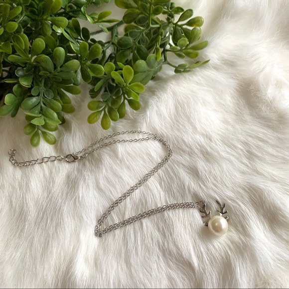 Jewelry - Silver and Pearl Reindeer Necklace Christmas